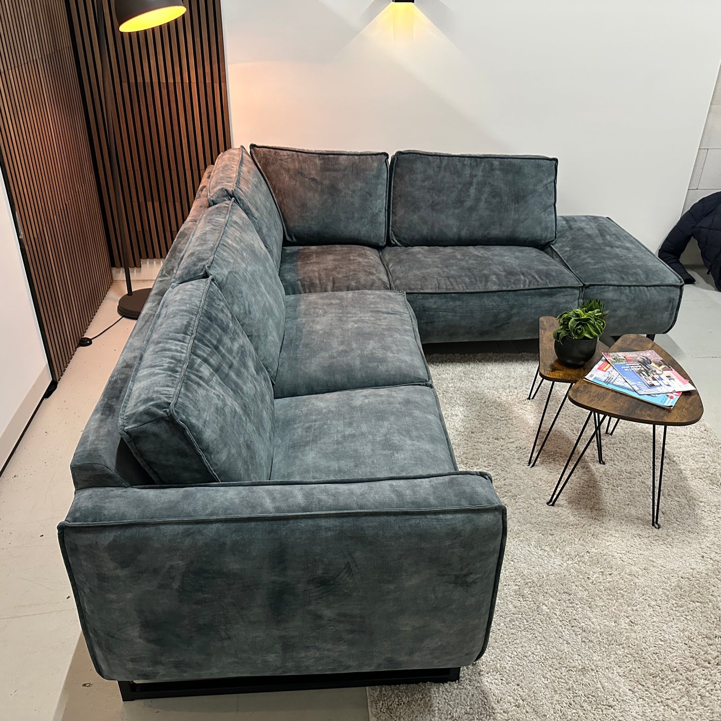 Velvet blauwe hoekbank 265x230cm