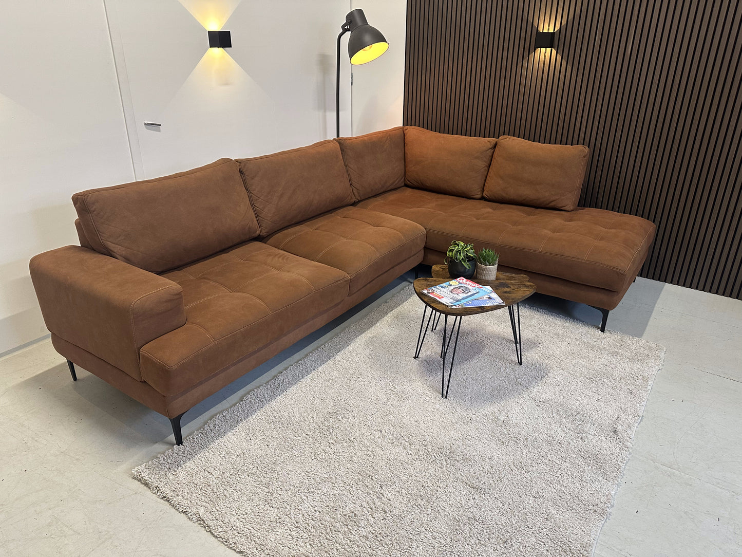 Cognac hoekbank 305x217 cm