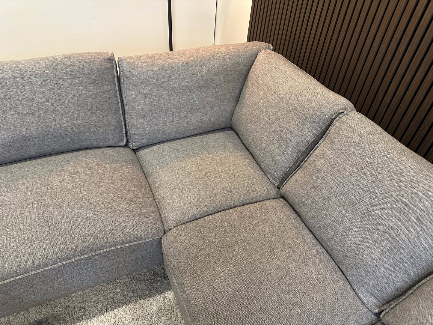 Grijs gemeleerde U-bank