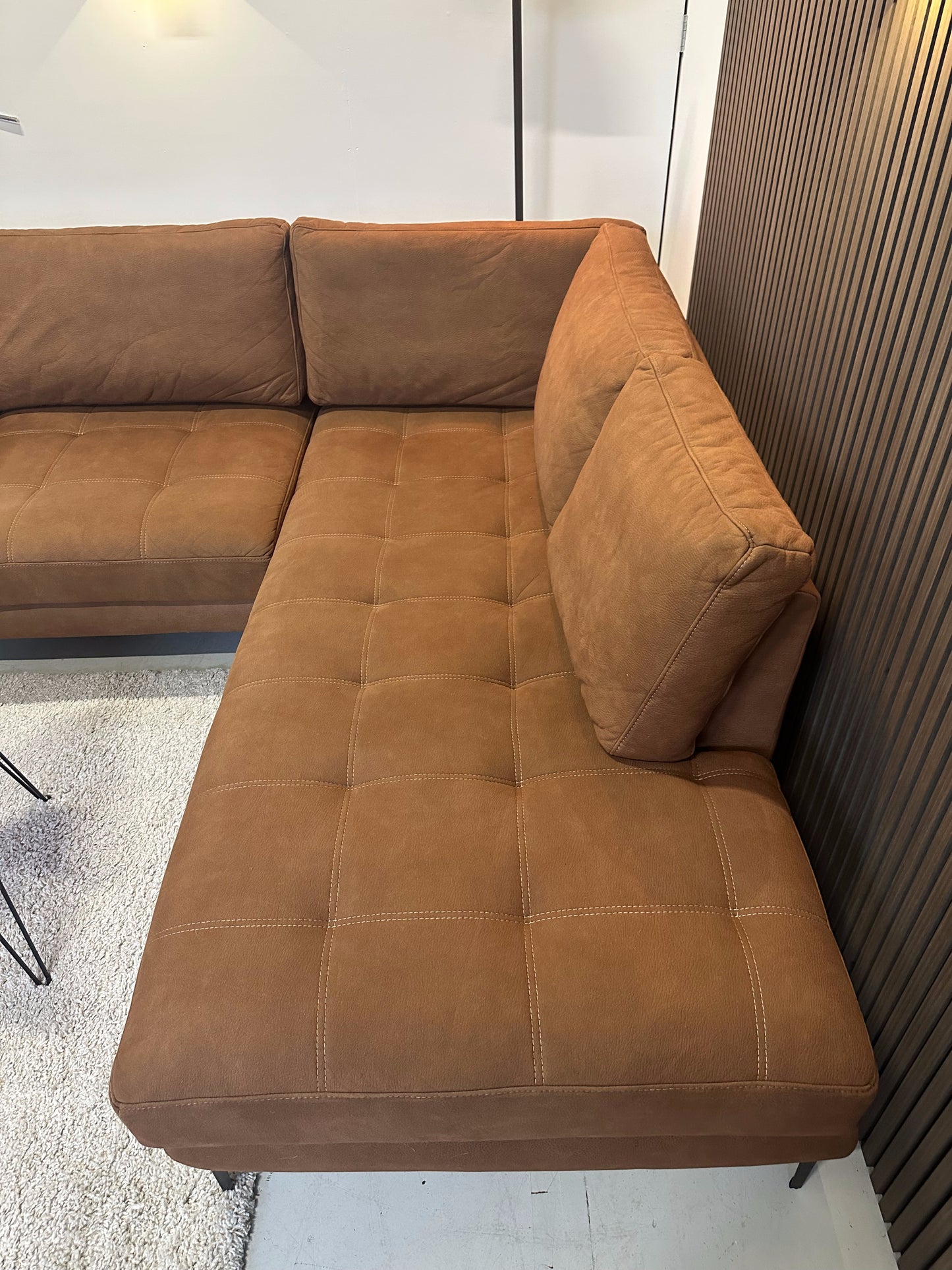 Cognac hoekbank 305x217 cm