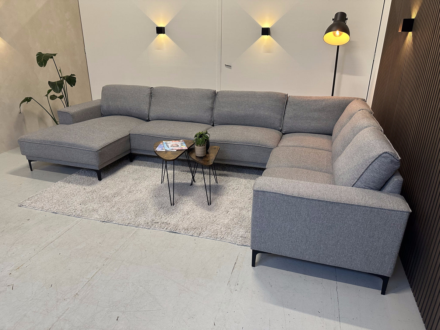 Grijs gemeleerde U-bank