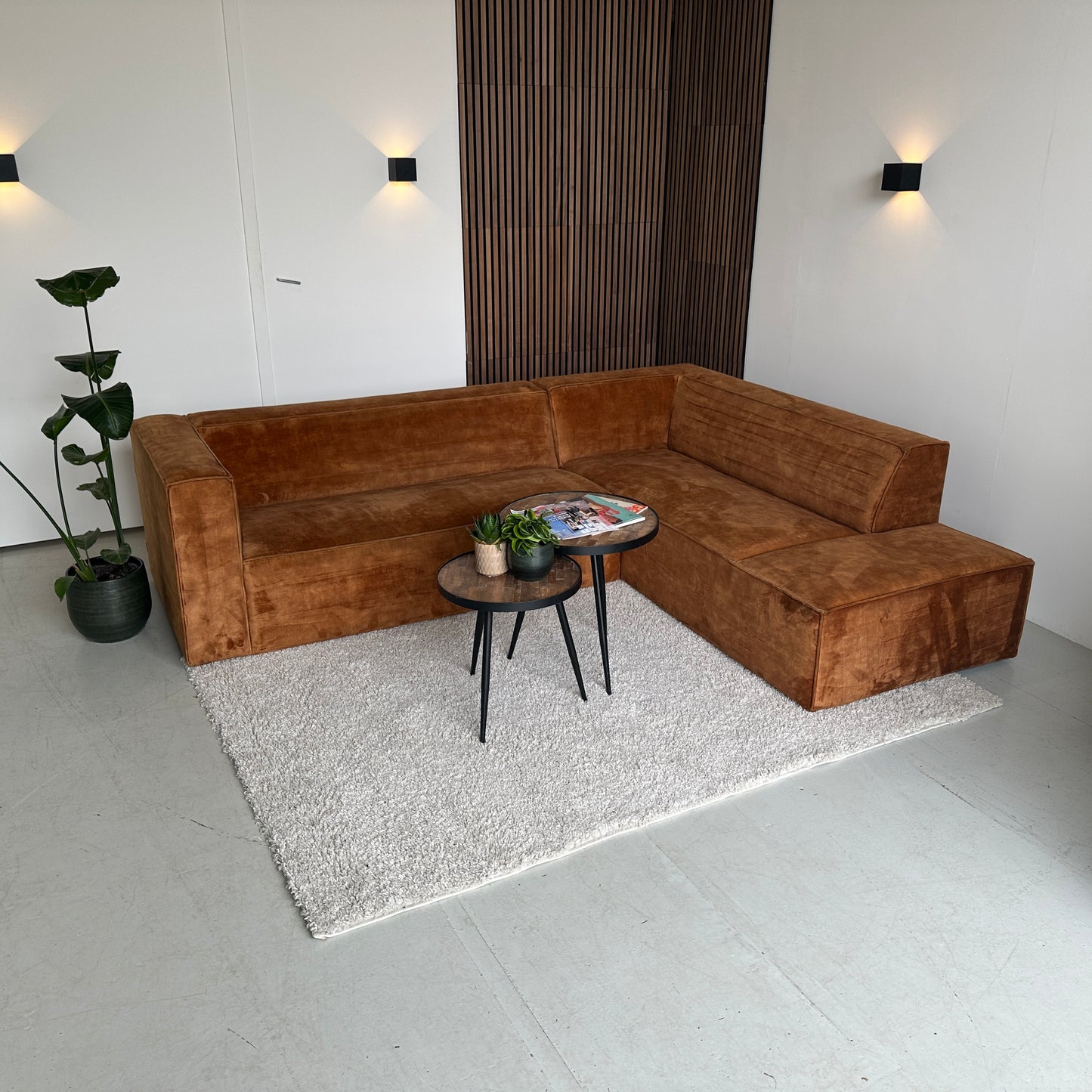 Cognac hoekbank velours 265x210cm