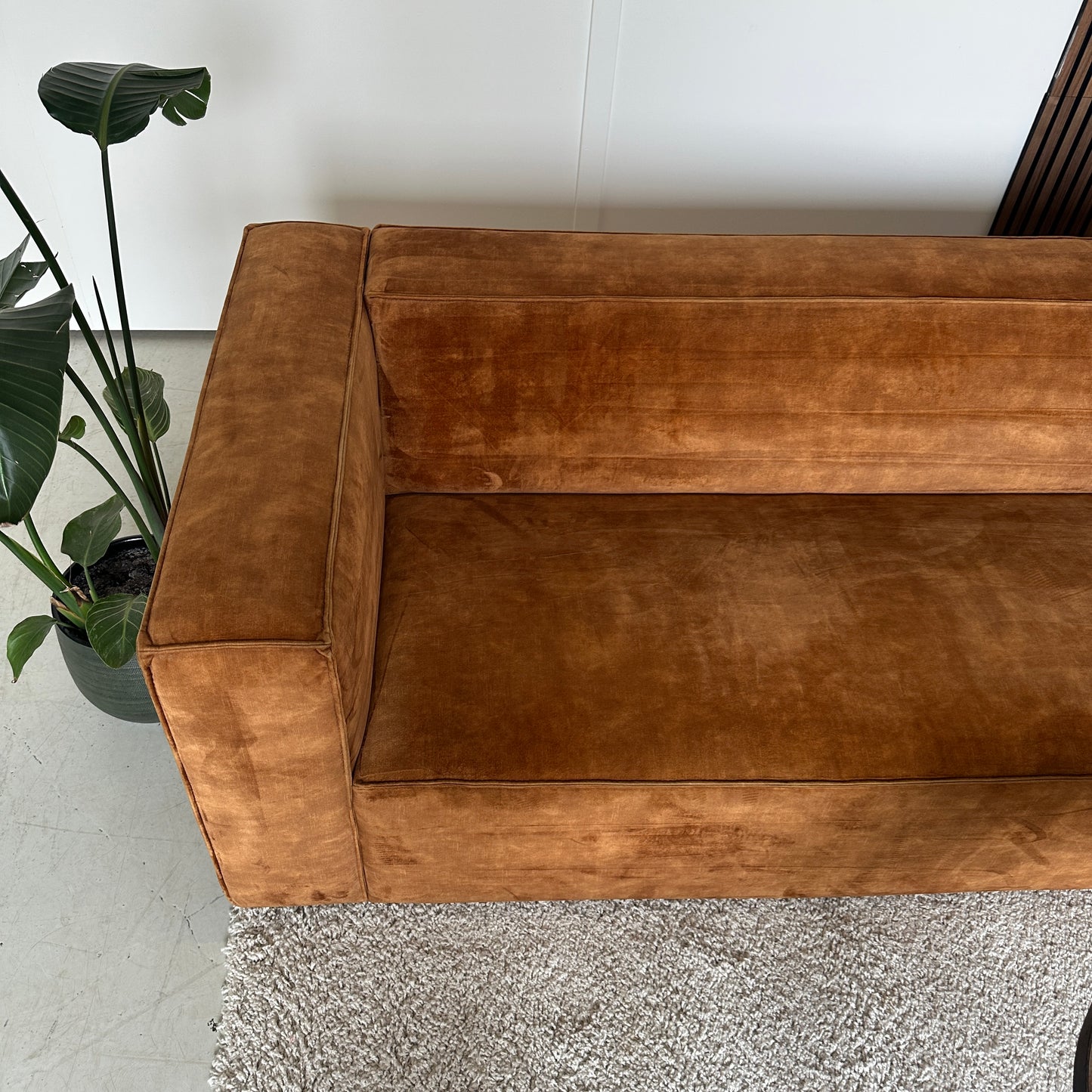 Cognac hoekbank velours 265x210cm
