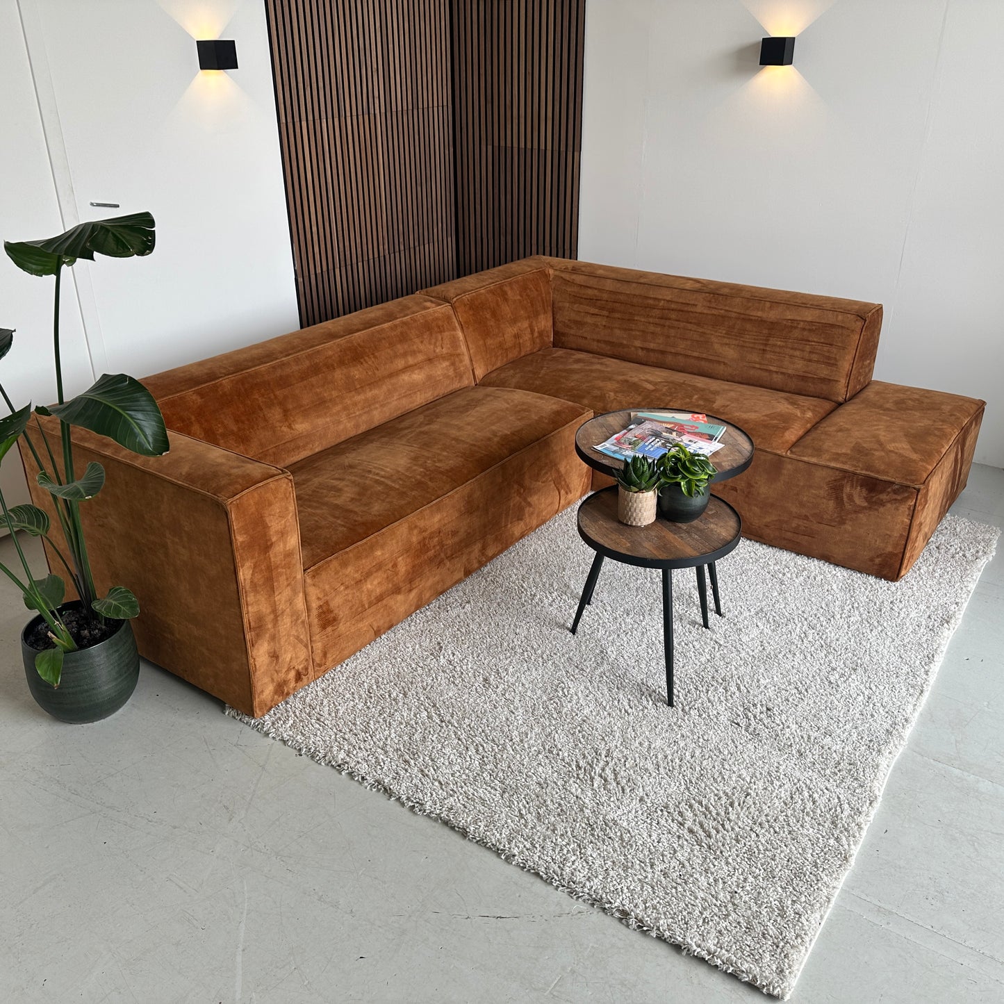 Cognac hoekbank velours 265x210cm