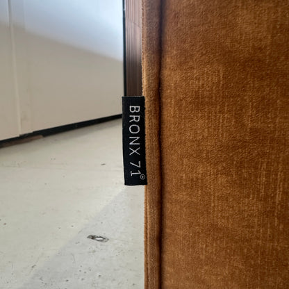 Cognac hoekbank velours 265x210cm