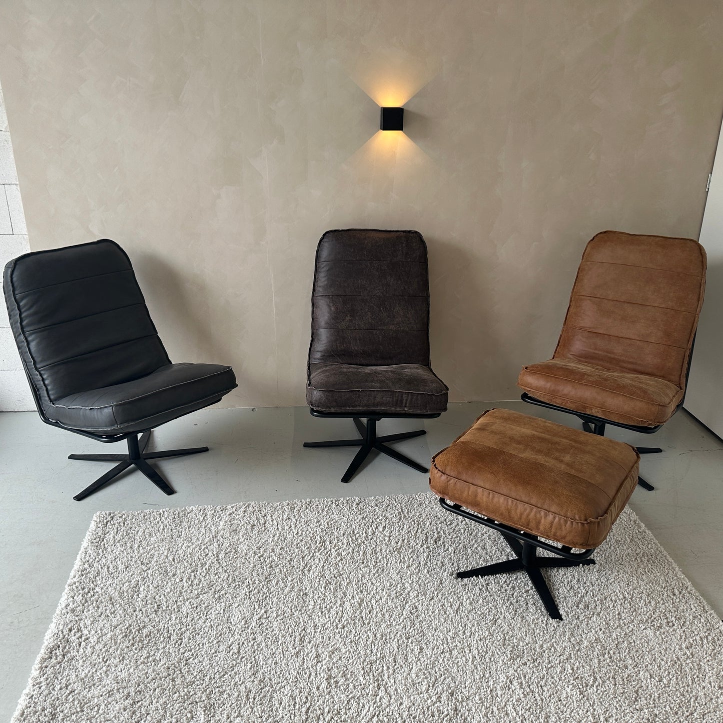 INNO living Odin fauteuil cognac met hocker