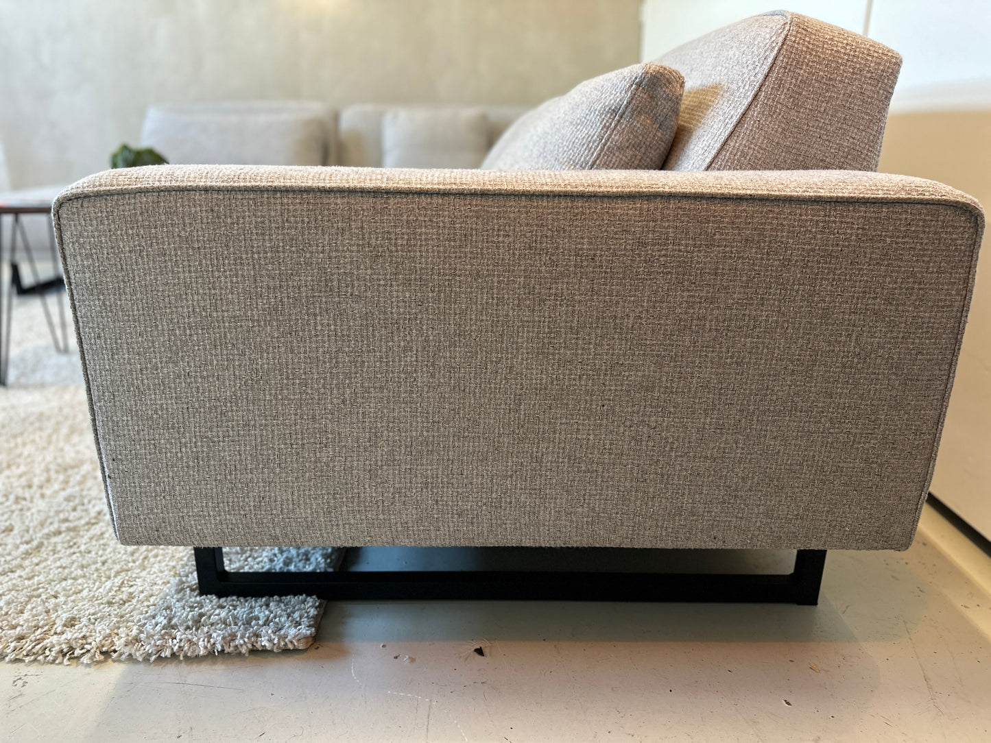 Lichtgrijze hoekbank 317x270cm