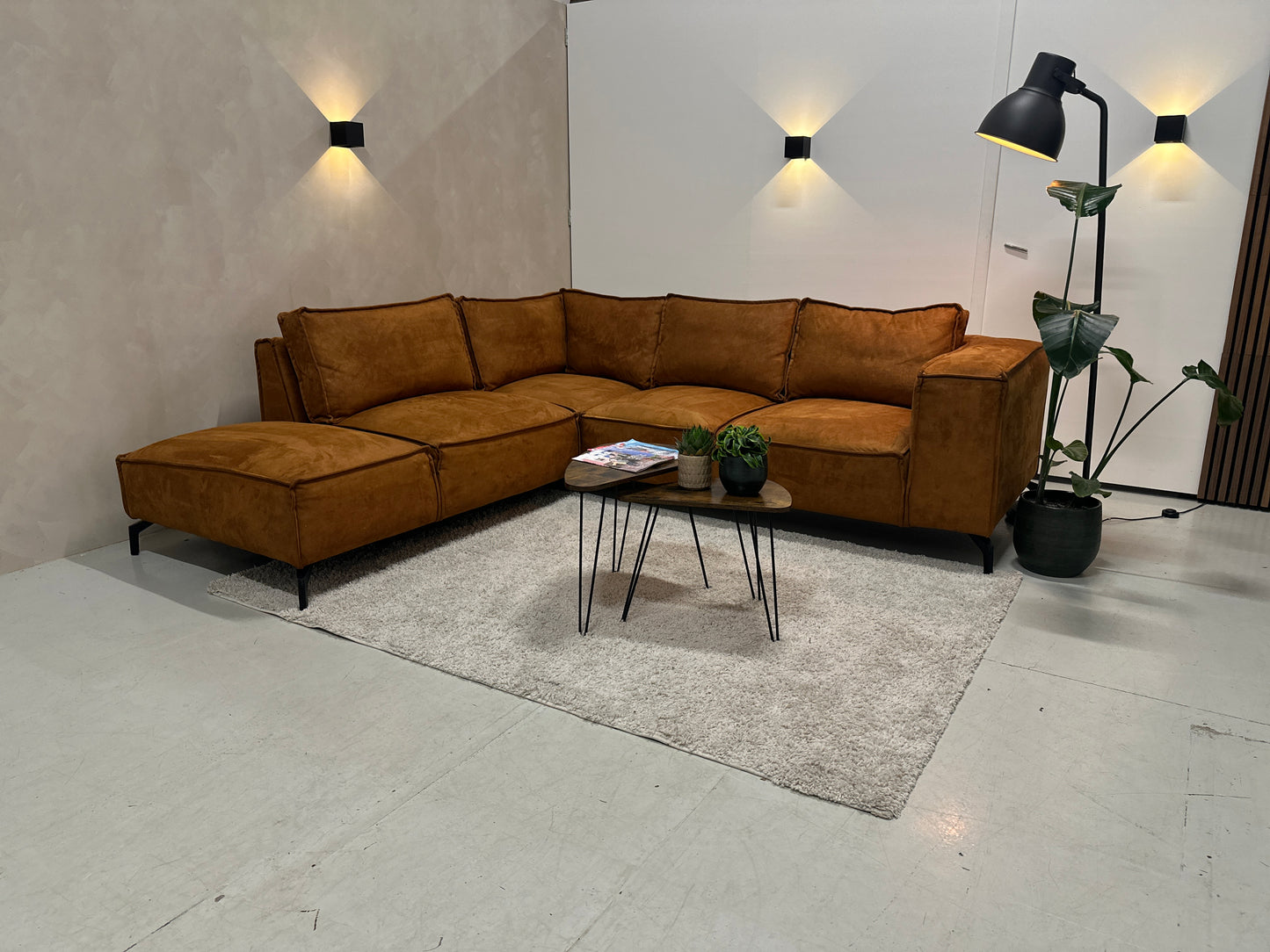 Cognac hoekbank 272x245cm
