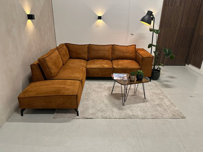 Cognac hoekbank 272x245cm