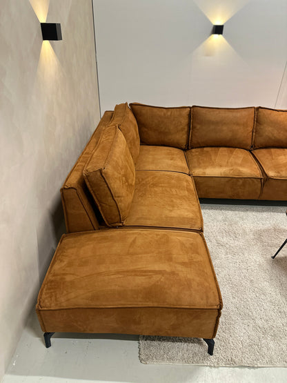 Cognac hoekbank 272x245cm
