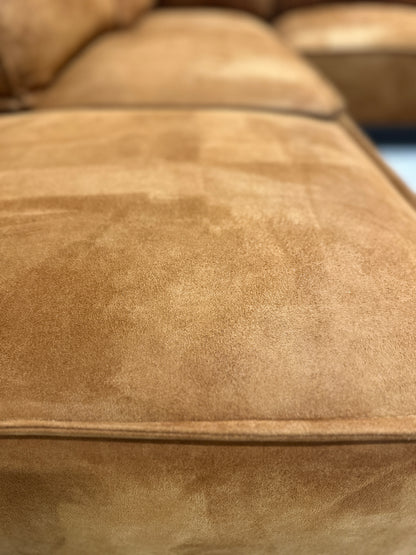 Cognac hoekbank 272x245cm