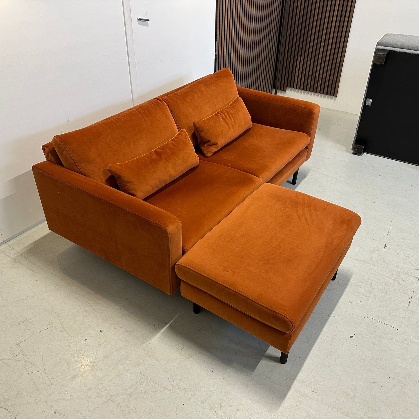 Rechte bank Goossens met hocker 180x90cm