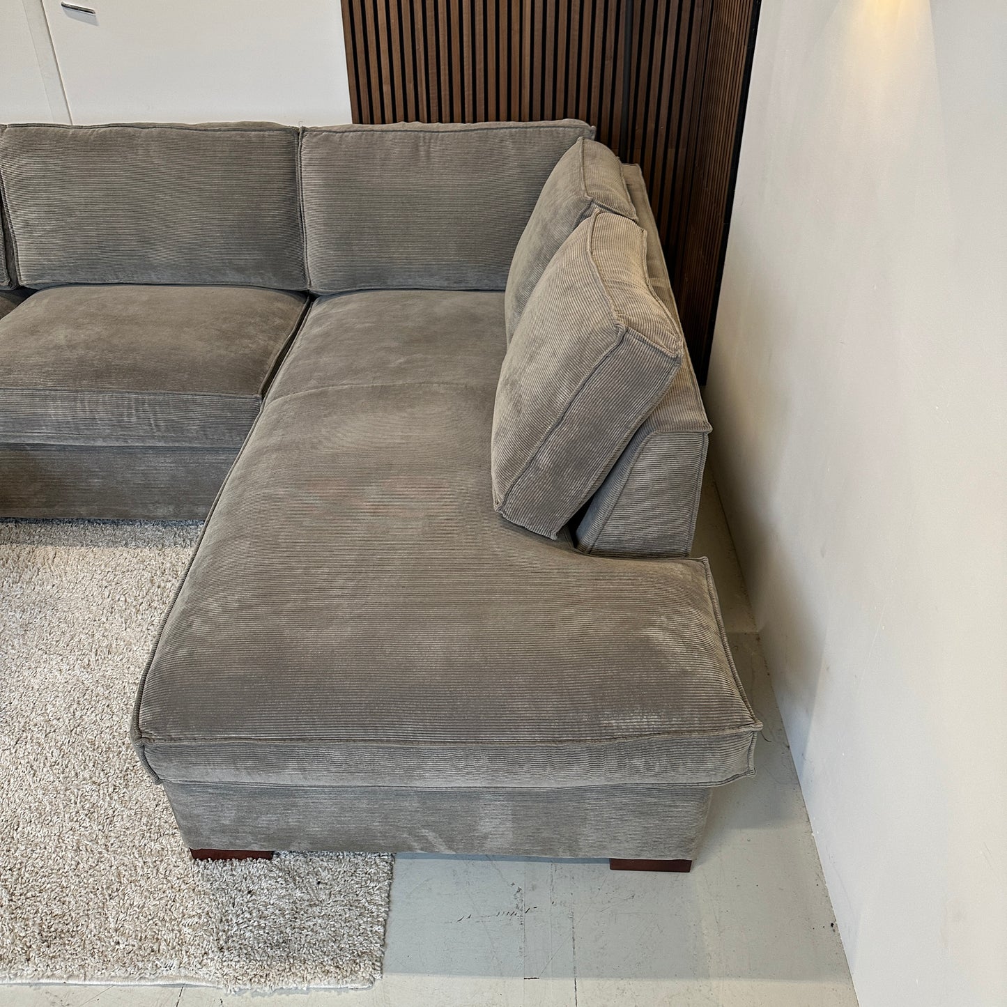 Woood hoekbank ribstof 283x197cm