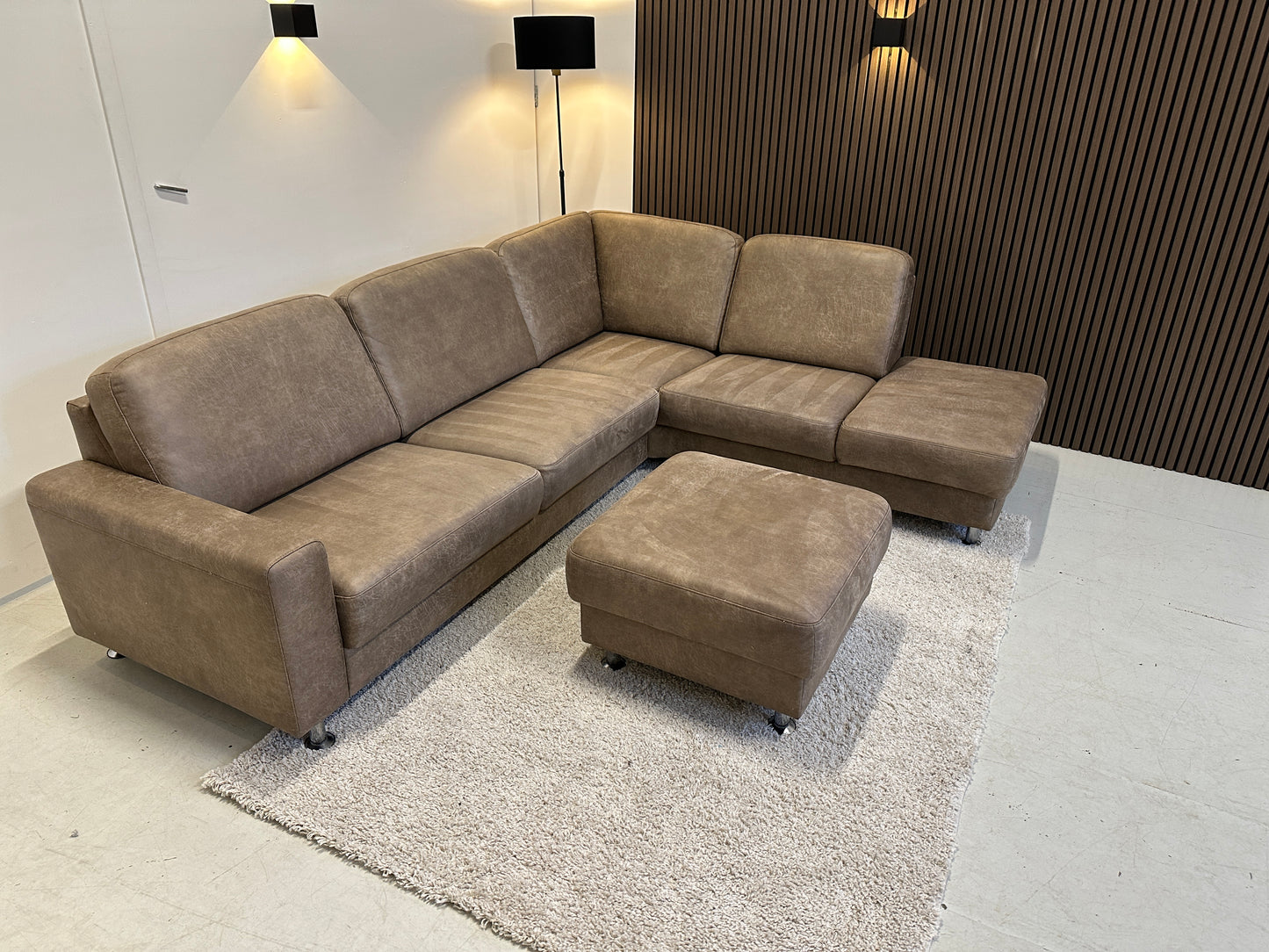 Taupe hoekbank eco leder 270x220cm