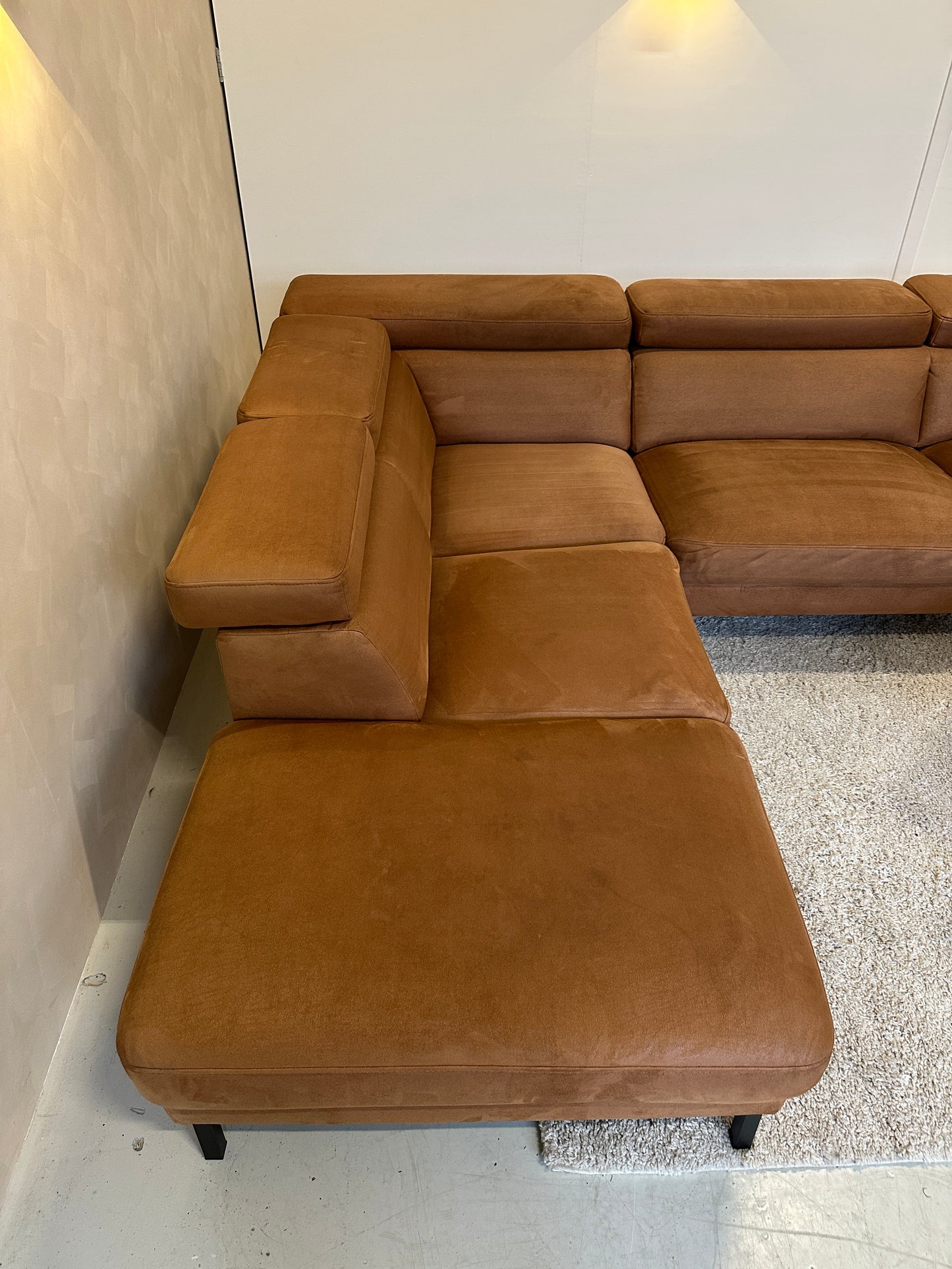 Cognac hoekbank 295x230 cm