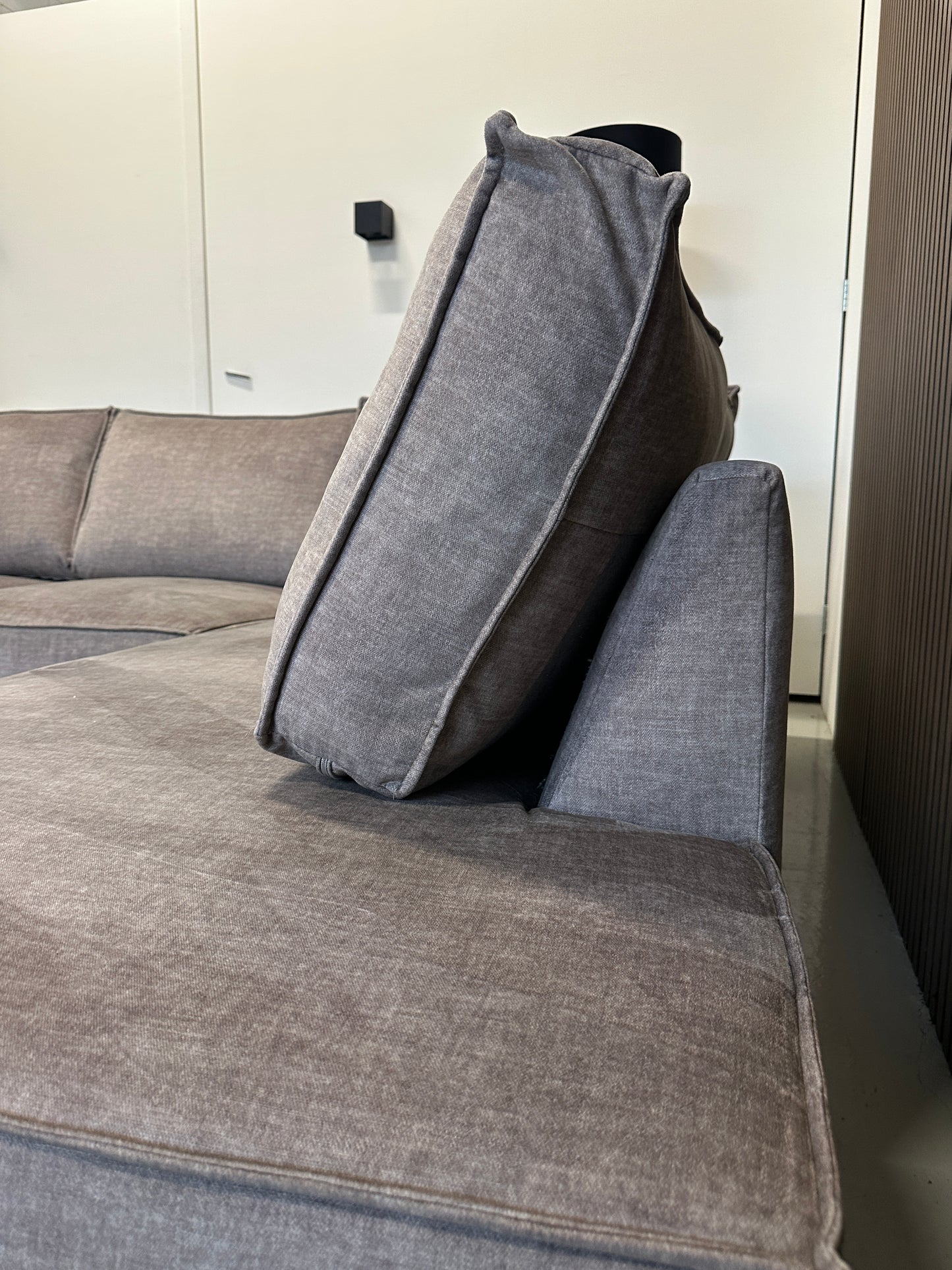 Velours hoekbank 290x223cm