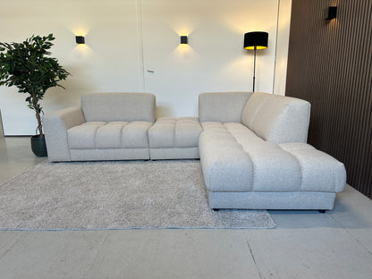 Beige sample bank in nieuwstaat, 273x216 cm
