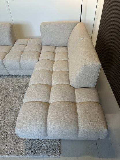 Beige sample bank in nieuwstaat, 273x216 cm