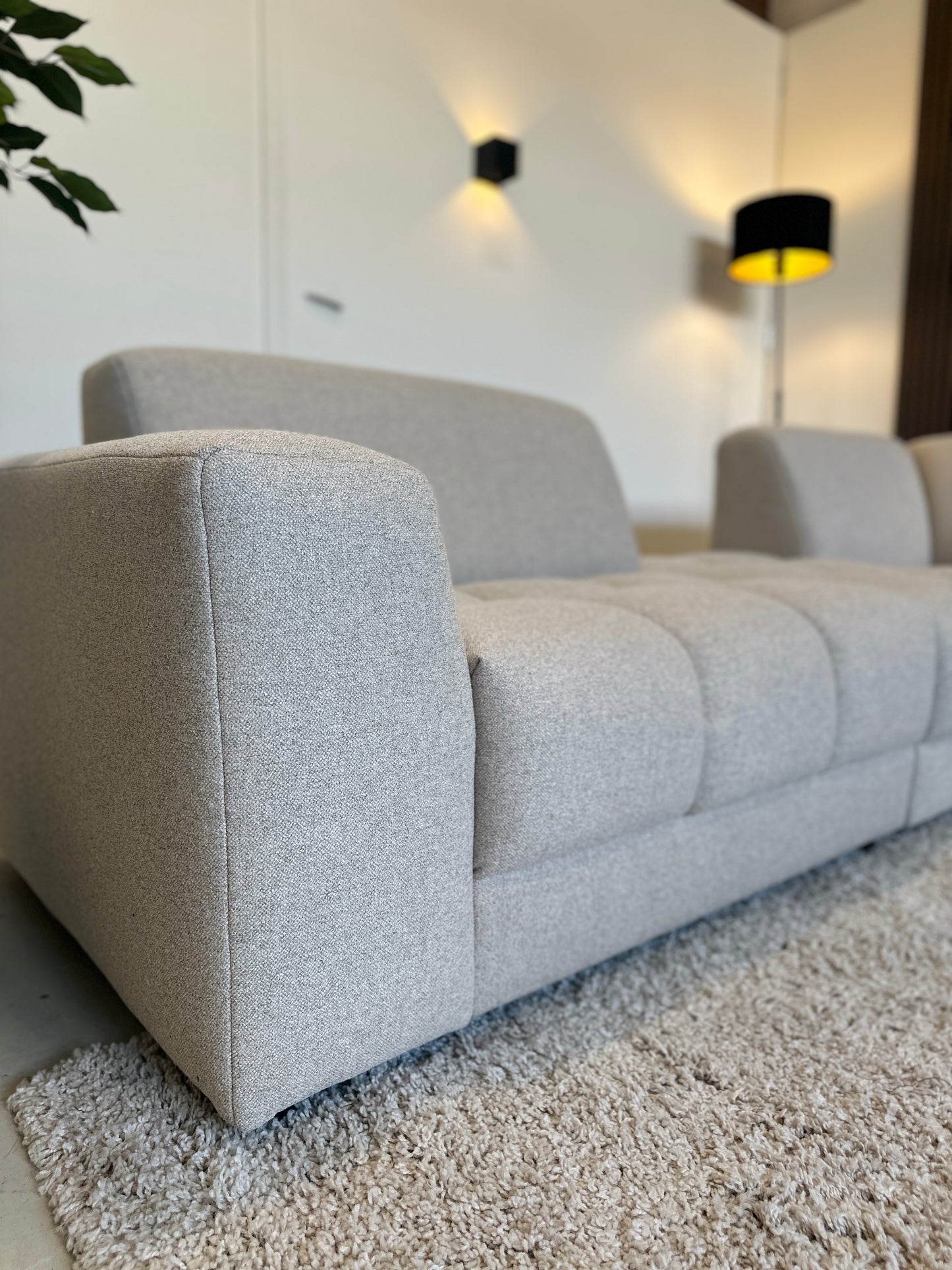 Beige sample bank in nieuwstaat, 273x216 cm