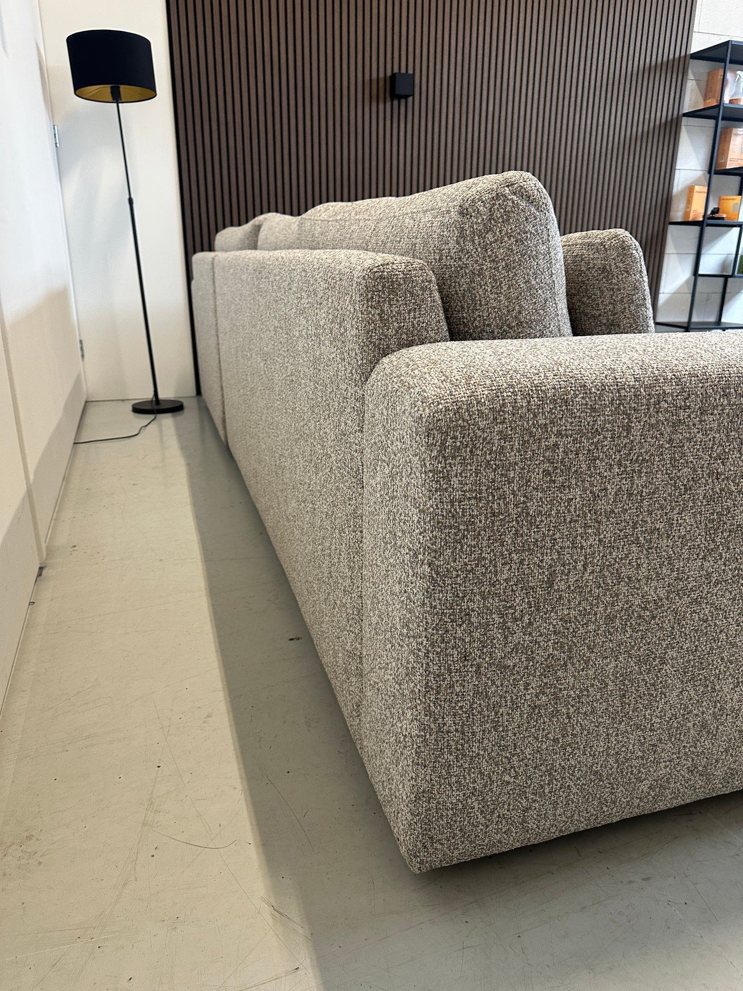 Grijs gemeleerde sample bank in nieuwstaat, 320x173 cm