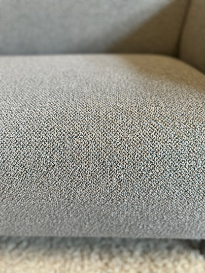 Grijs/blauw sample bank in nieuwstaat, 239x90 cm