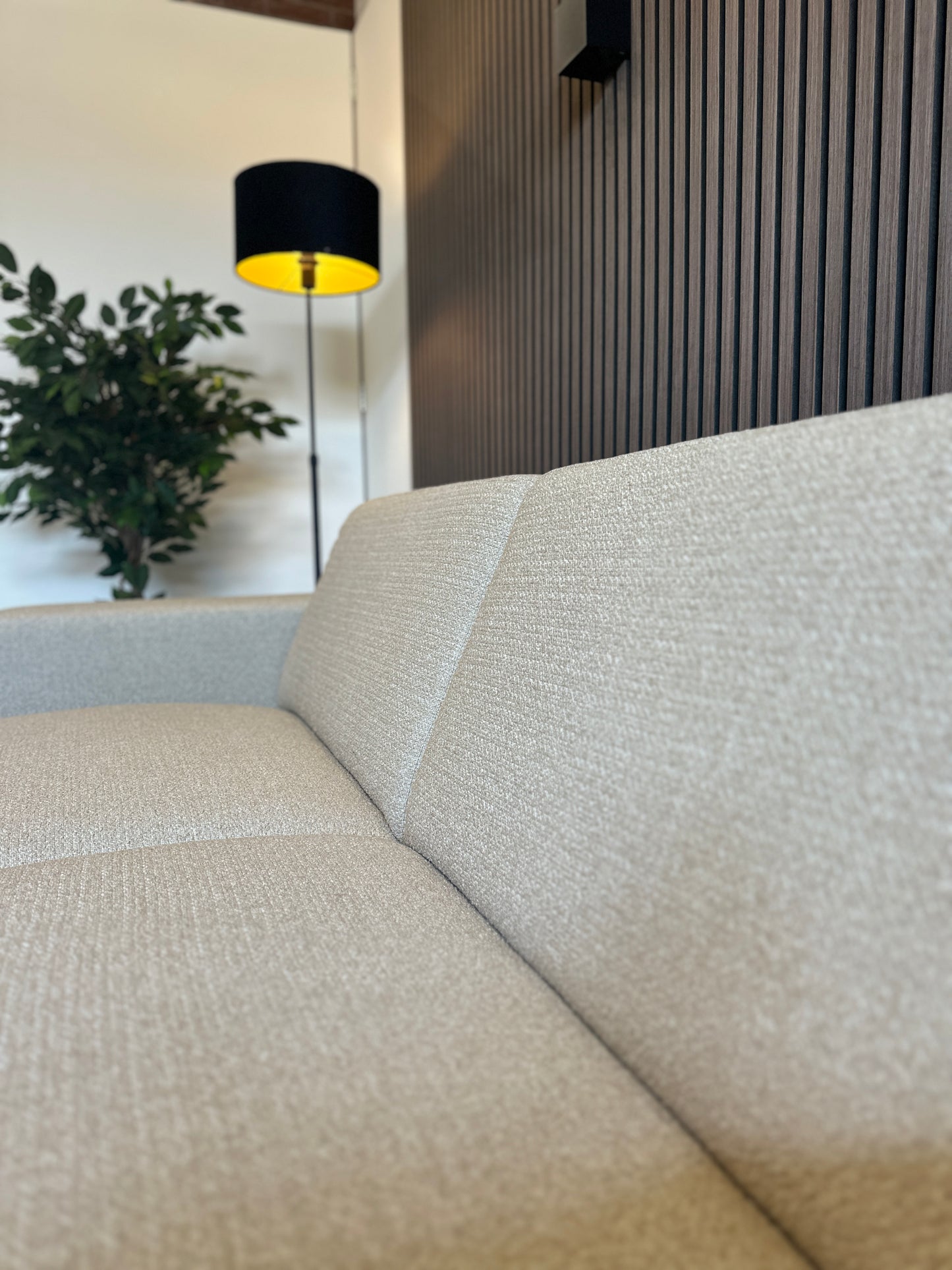 beige sample bank in nieuwstaat, 226x90 cm