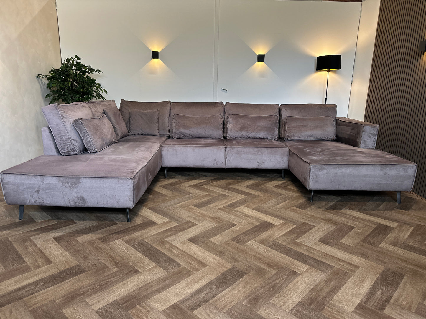 Leverkleurige hoekbank 363x233/183cm