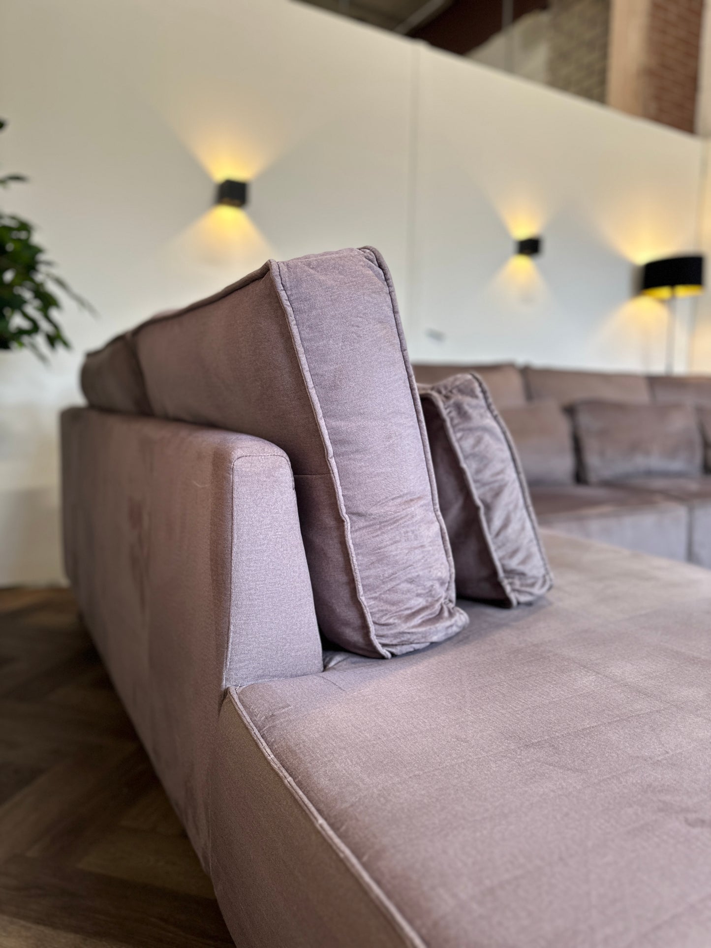 Leverkleurige hoekbank 363x233/183cm