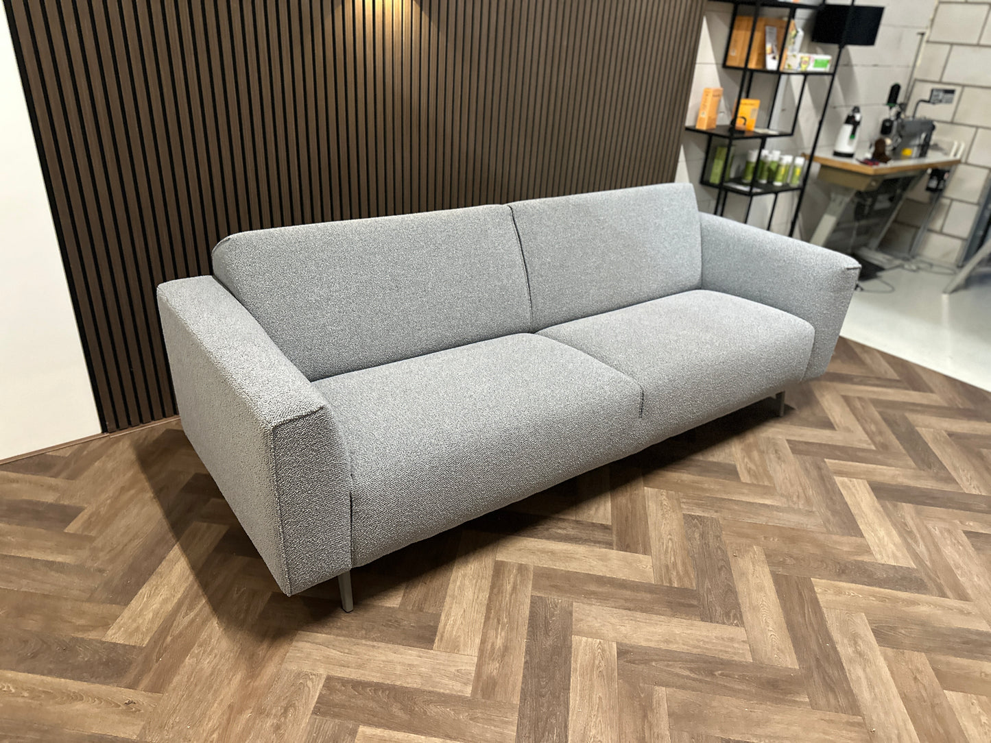 Grijs/blauw sample bank in nieuwstaat, 239x90 cm