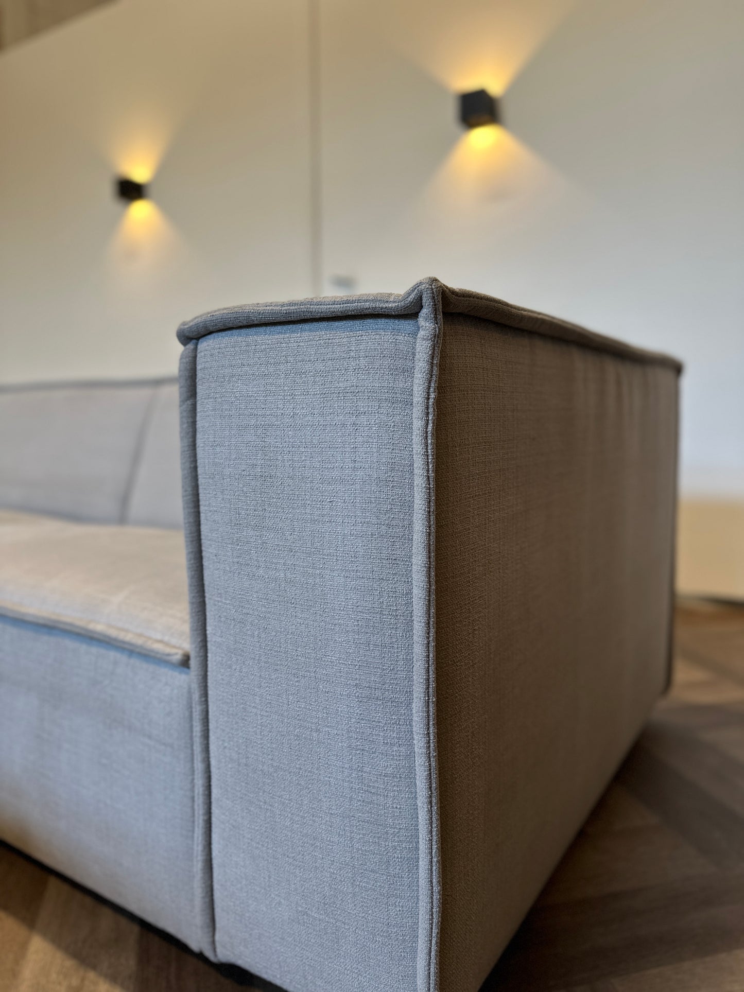 By Sidde hoekbank met hocker 305x230cm