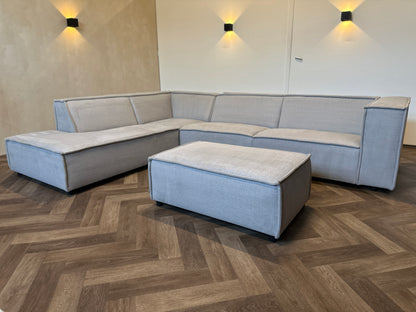 By Sidde hoekbank met hocker 305x230cm