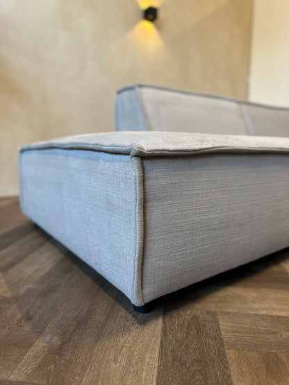 By Sidde hoekbank met hocker 305x230cm