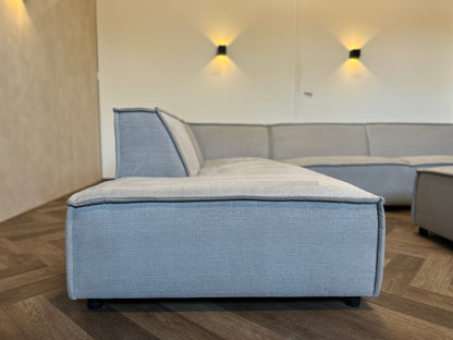 By Sidde hoekbank met hocker 305x230cm