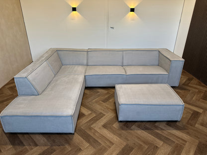 By Sidde hoekbank met hocker 305x230cm
