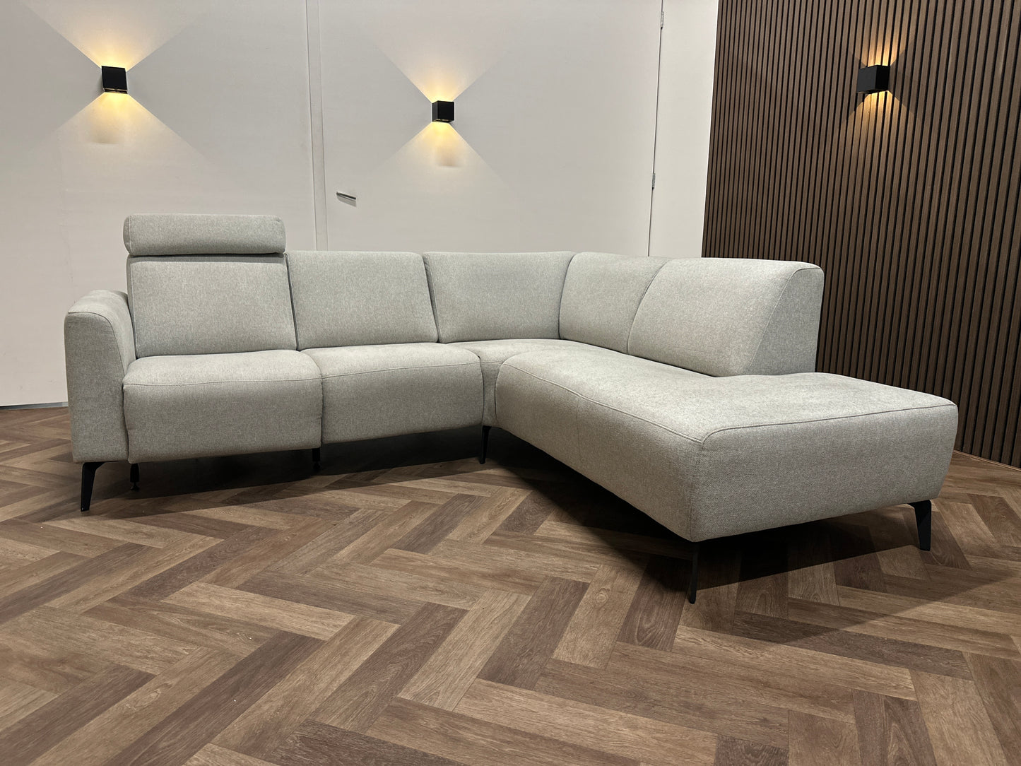 Electrisch verstelbare hoekbank 230x214cm