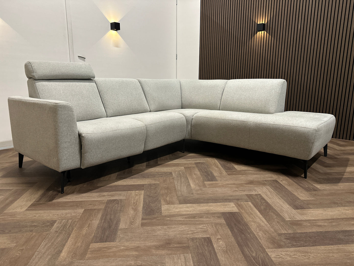 Electrisch verstelbare hoekbank 230x214cm