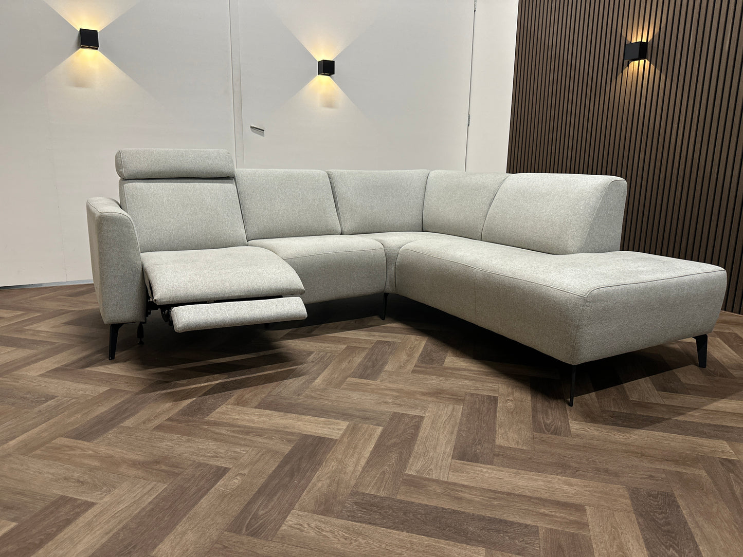 Electrisch verstelbare hoekbank 230x214cm