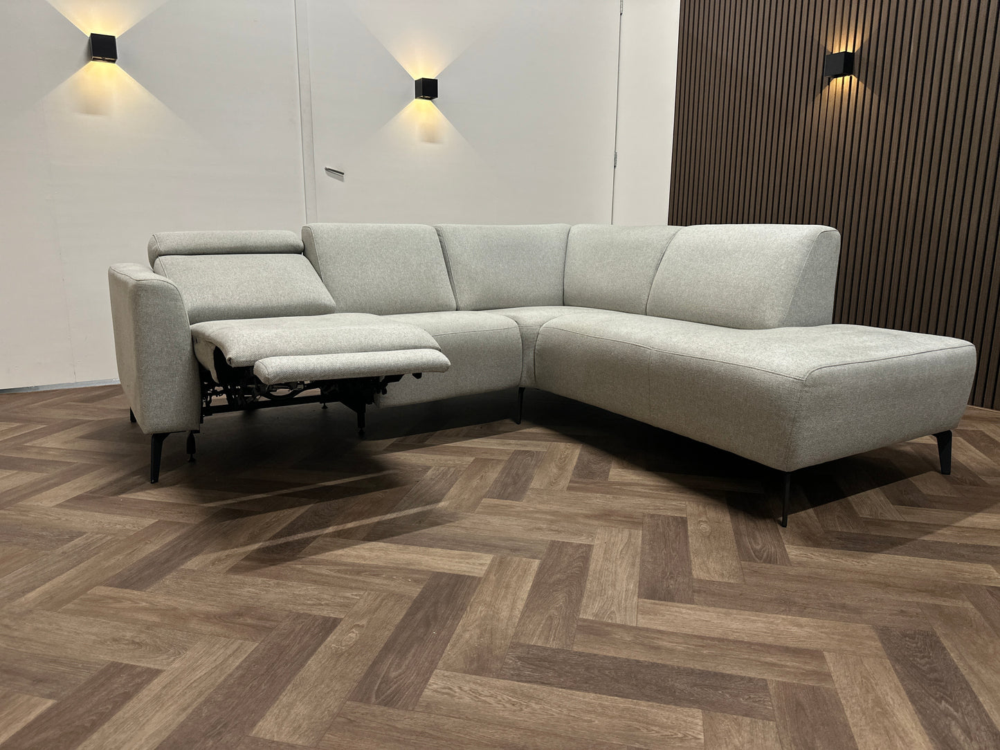 Electrisch verstelbare hoekbank 230x214cm