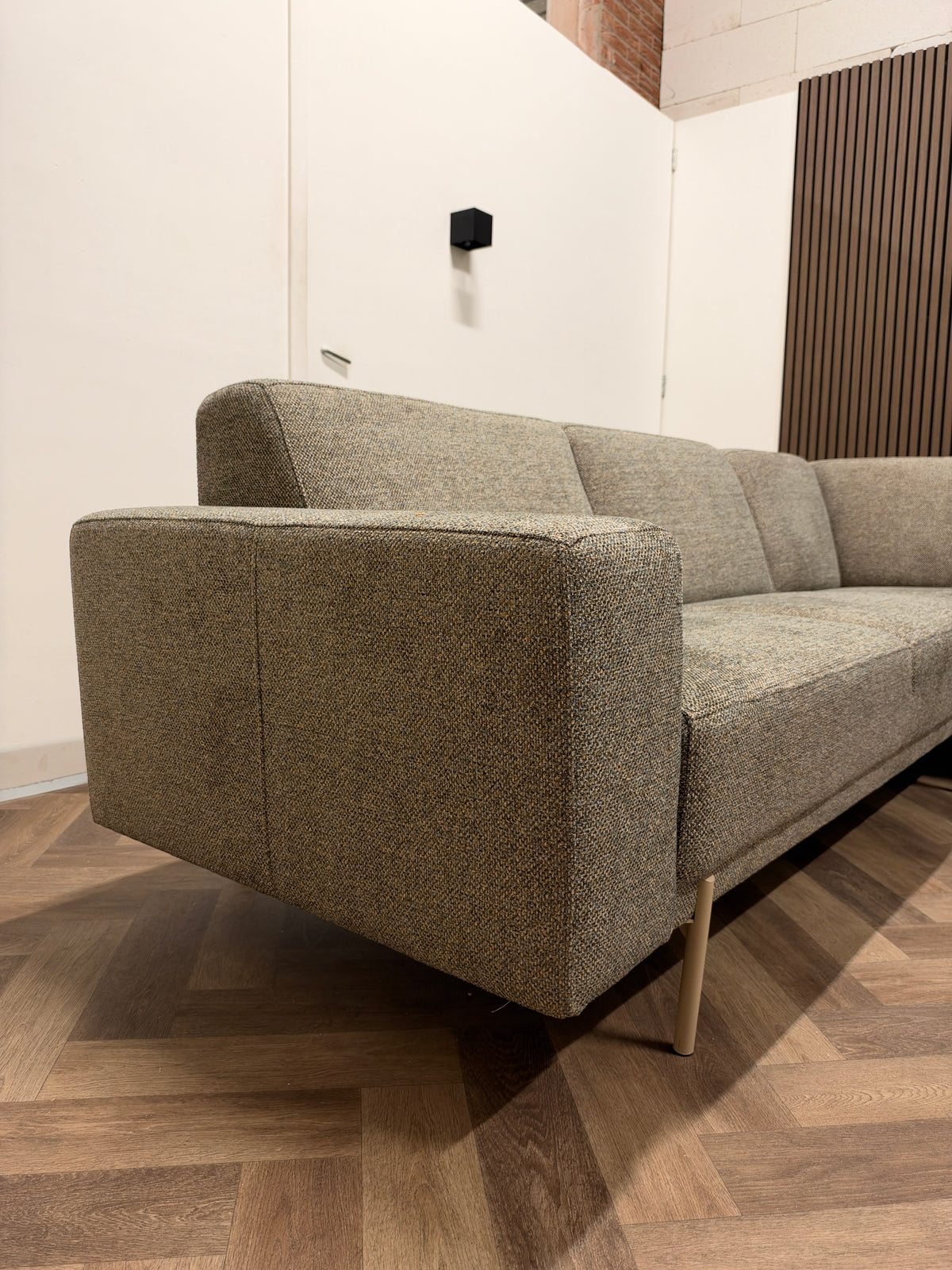 Showroom model hoekbank Axel 271x223 cm