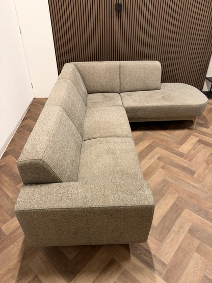 Showroom model hoekbank Axel 271x223 cm