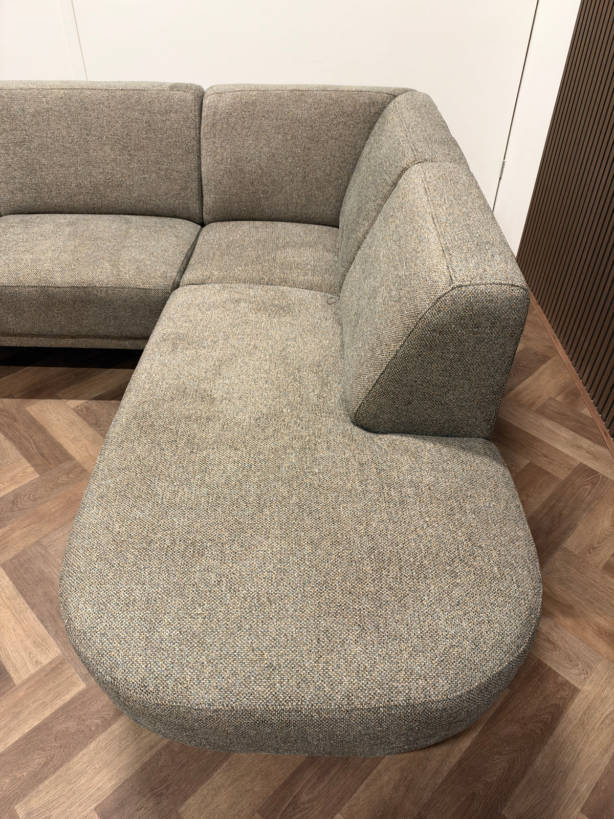 Showroom model hoekbank Axel 271x223 cm