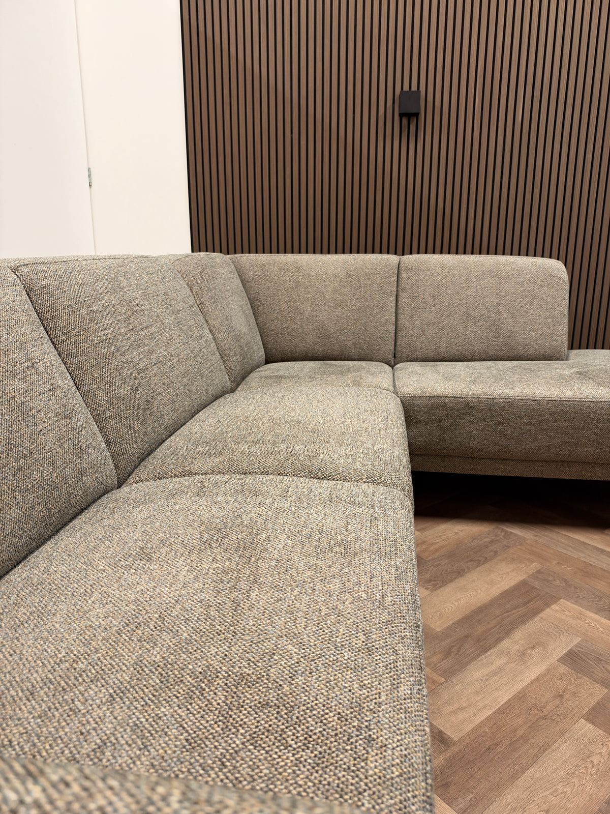 Showroom model hoekbank Axel 271x223 cm
