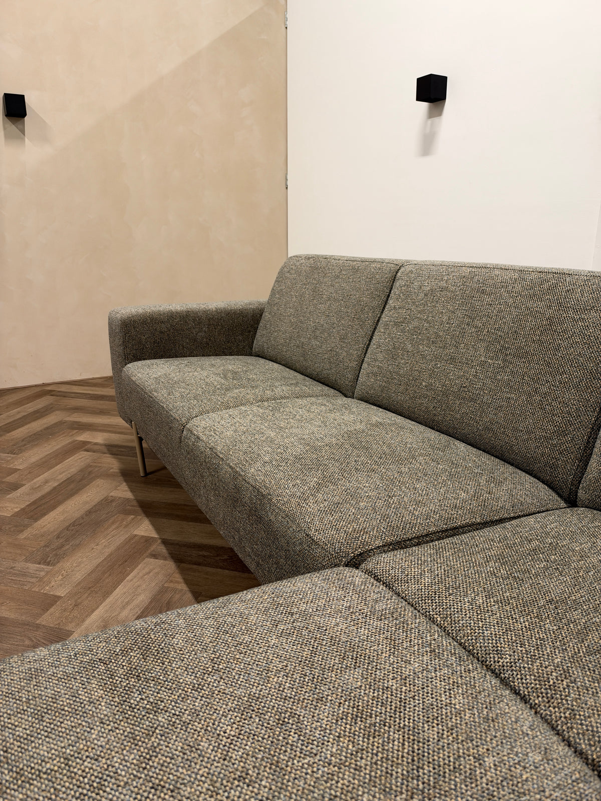 Showroom model hoekbank Axel 271x223 cm