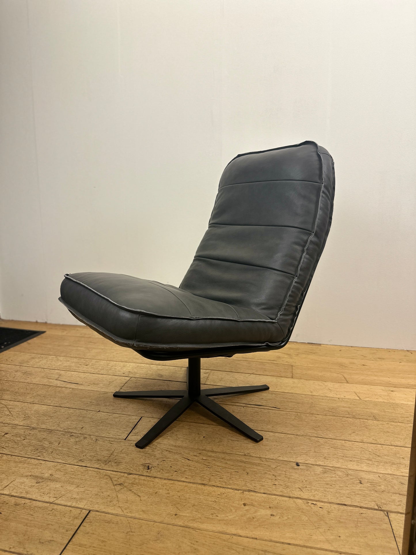 Odin fauteuil van INNO Living antraciet