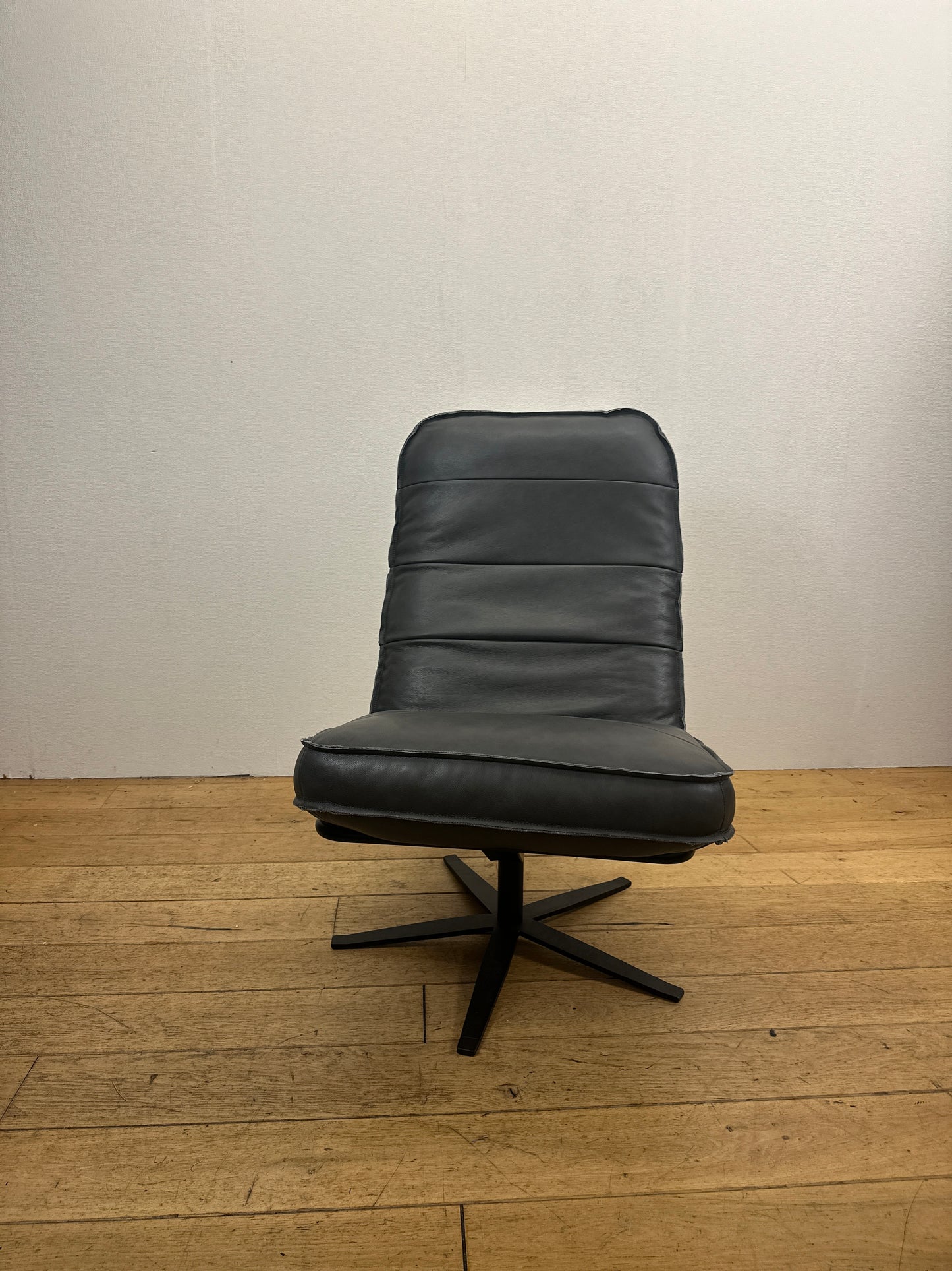 Odin fauteuil van INNO Living antraciet